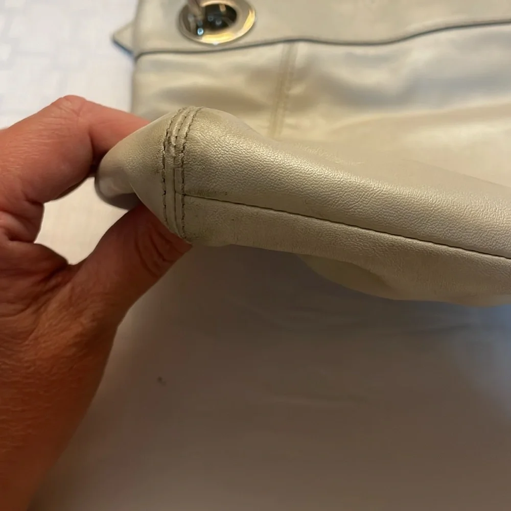 Coach Ashley Leather Handbag F17605 - Picture 7 of 11
